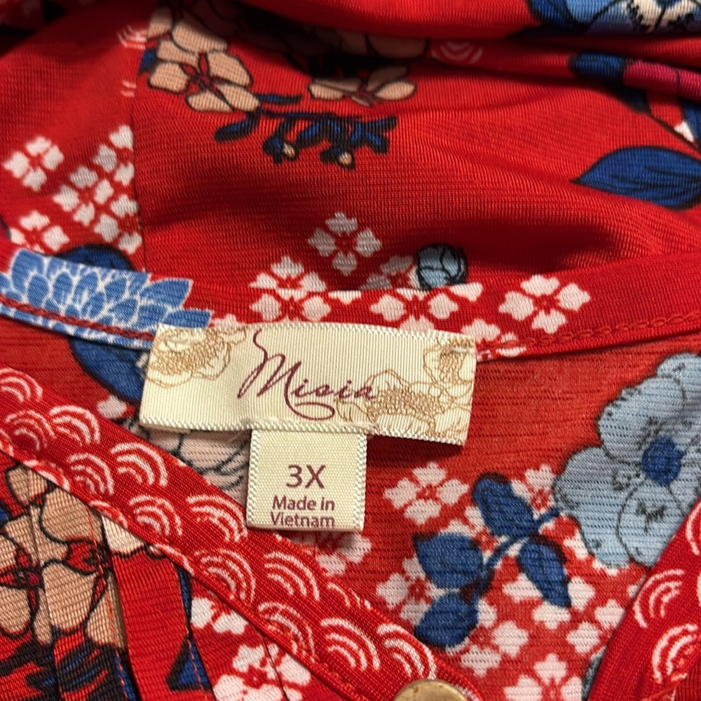Misia Plus Floral Top - Picture 7 of 8